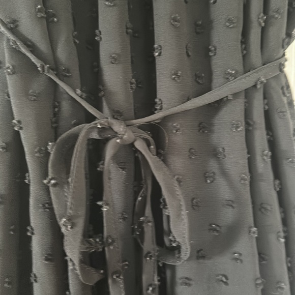 Elle black halter dress - Picture 11 of 15